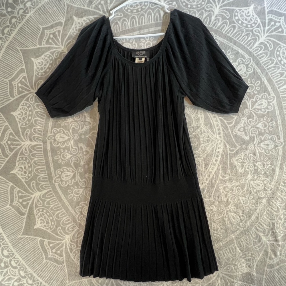 COPY - ๐๐ANGEL APPAREL SHORT SLEEVE SWEATER DRESS PLEATED BLACK SIZE M MEDIUM 0โฆ